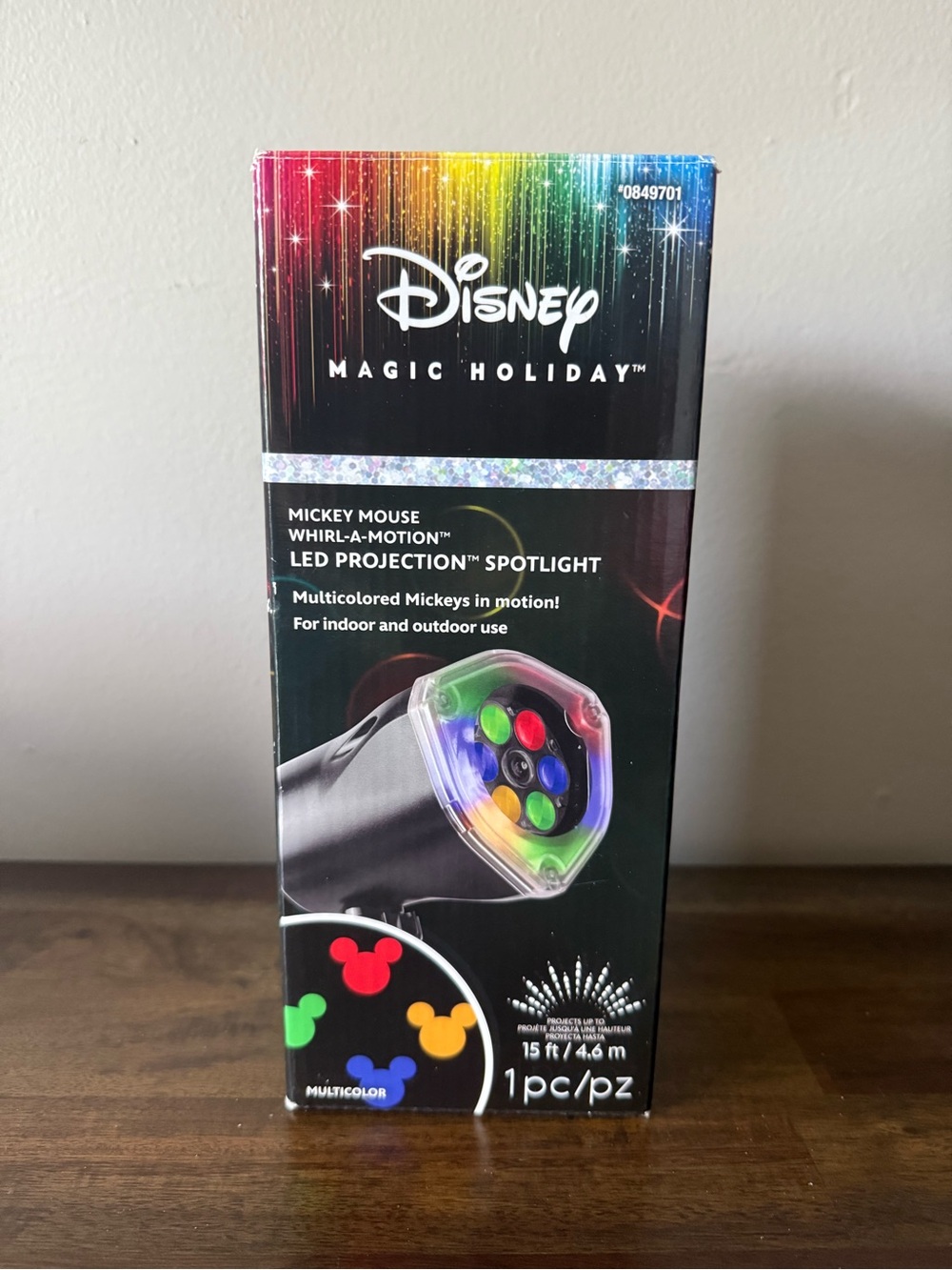 Disney Magic Holiday Mickey Mouse Fantastic Flurry LED Projection Spotlight NIB